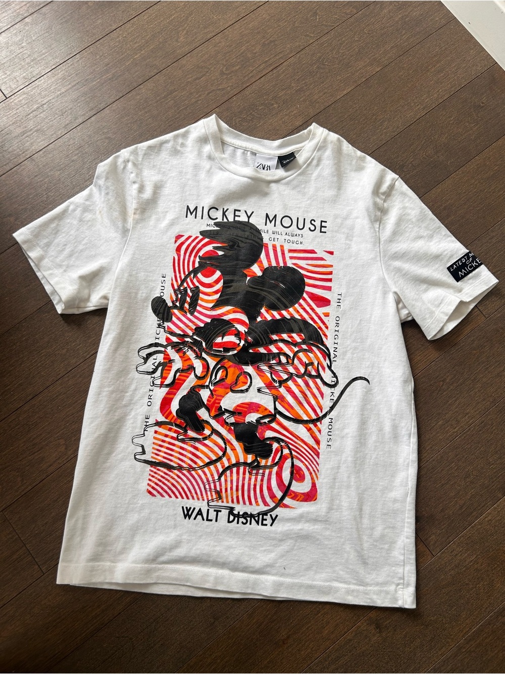 Zara x Walt Disney Mickey Mouse Graphic Tee - White with Red & Black size L